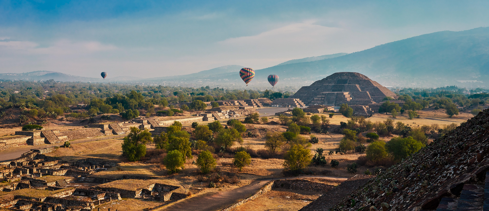 Tempranito a Teotihuacán en Grupo Pequeño y con Guía privado